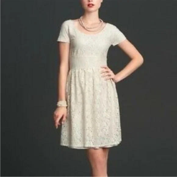 Banana Republic | Dresses | Banana Republic Madmen Cream Gold Shimmer Lace  Short Sleeve Mini Dress | Poshmark